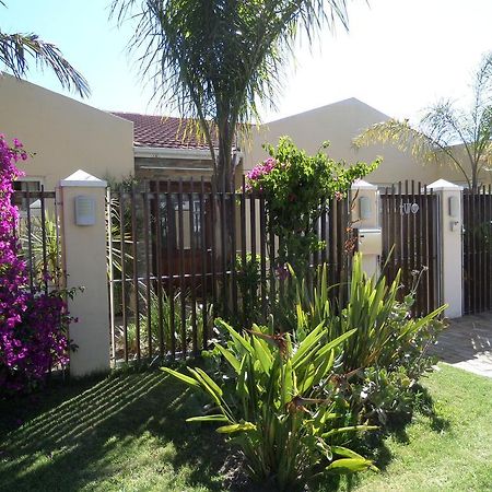 Kasa Nama Hotel Edgemead Exterior photo